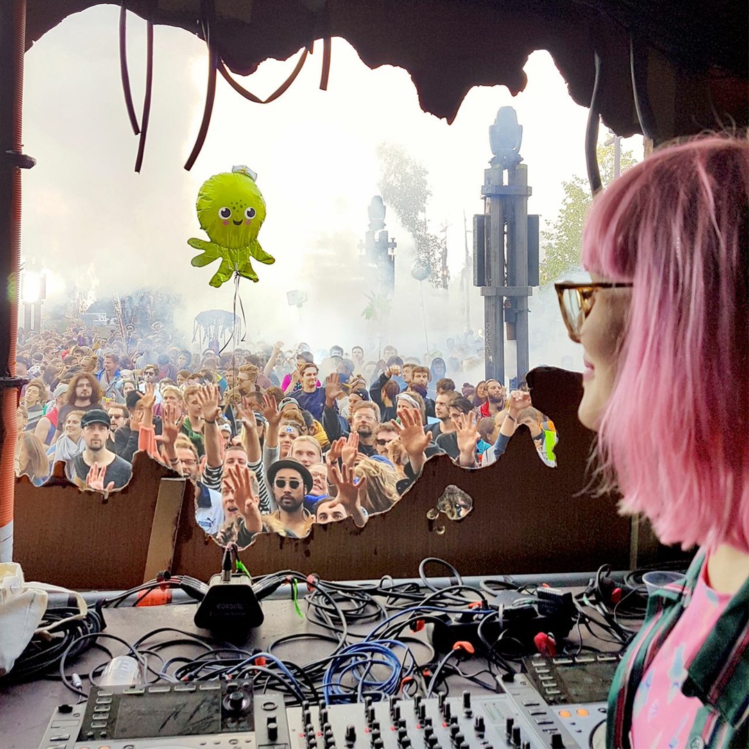 Cover von Bebetta at Fusion 2018, Tankwüste