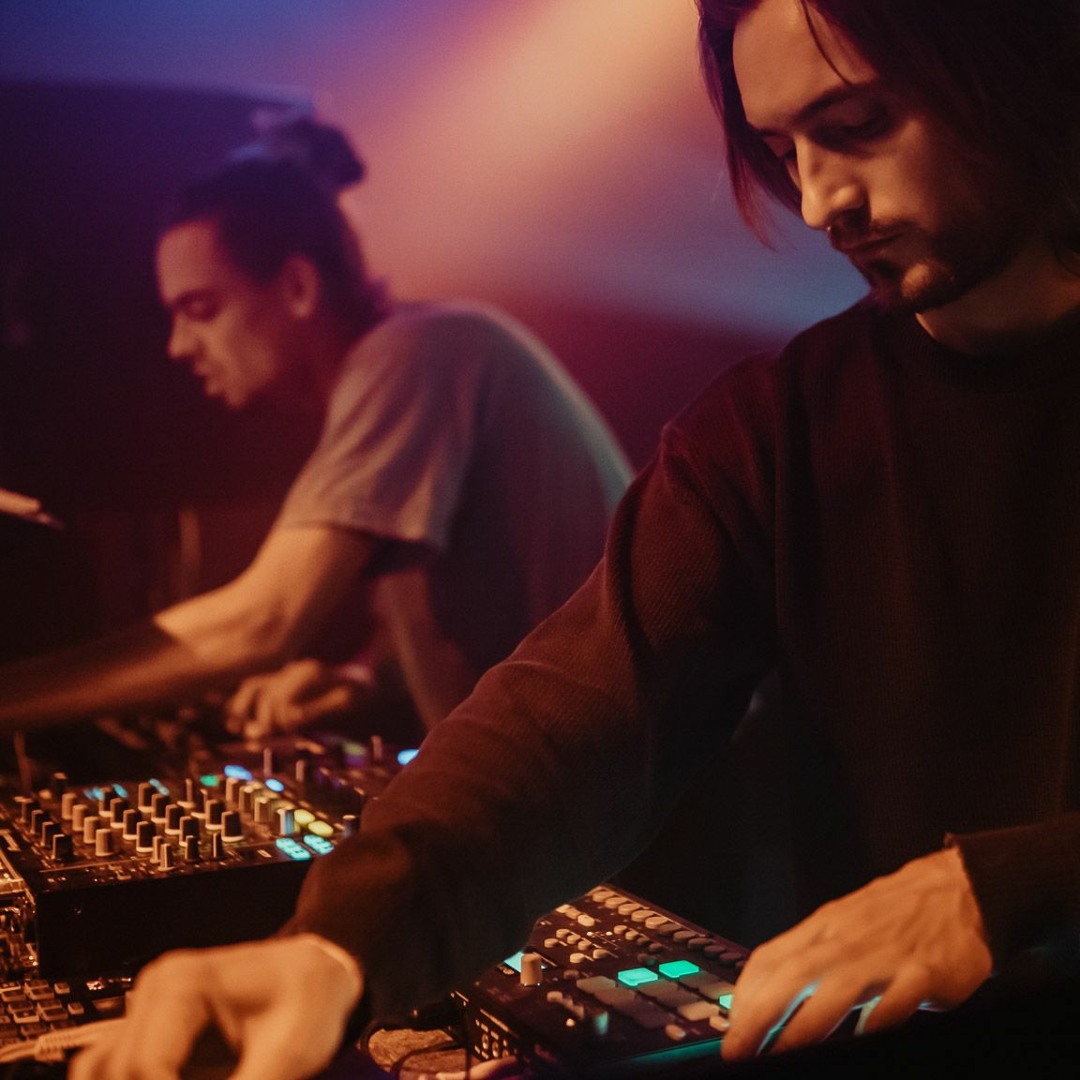 Cover von Austrian Apparel live - 6 Jahre Jeden Tag ein Set, Der Hirsch 02.10.2018